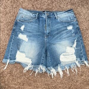 Risen denim shorts